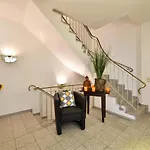 Aparthotel Ford Center 3*