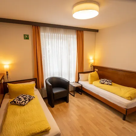 Ford Center Aparthotel Brémy