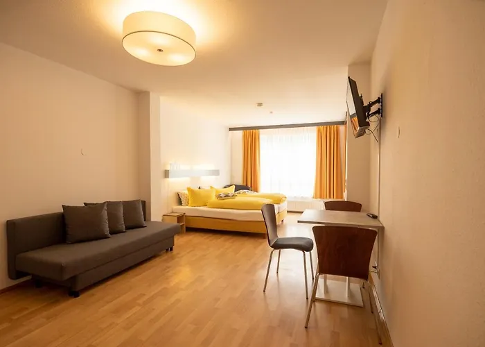 アパートホテル Ford Center 3*